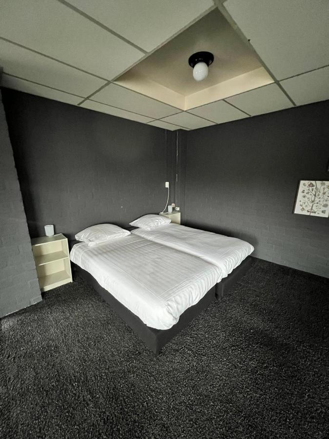 Hotel De Raket Rogat Екстер'єр фото