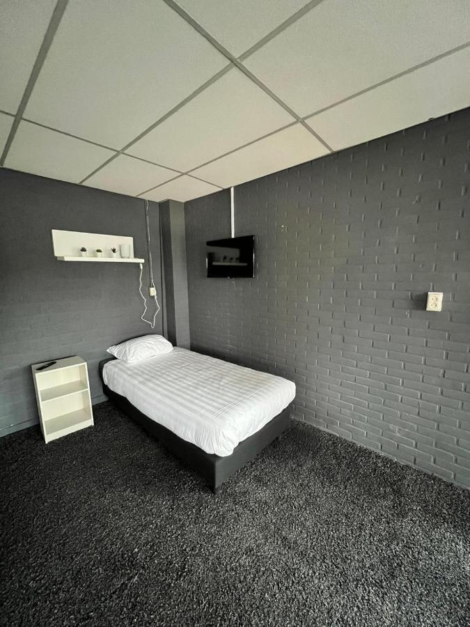 Hotel De Raket Rogat Екстер'єр фото